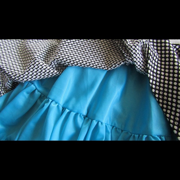 Polka dot Rockabilly Dress With Lace Back - Picture 4 of 8